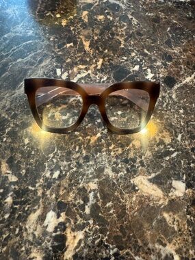 Women's Cat-Eye Reading Glasses in Tortoiseshell Brown